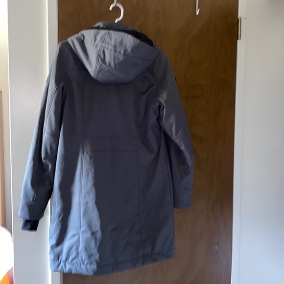 SOLD Women's Northlake Roots 73  Insulated Jacket with Removable Hood - Picture 11 of 11